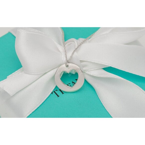 Tiffany & Co. Necklace Vintage Circle Heart Cutout Pendant 15mm Silver 16" Chain - Picture 2 of 8